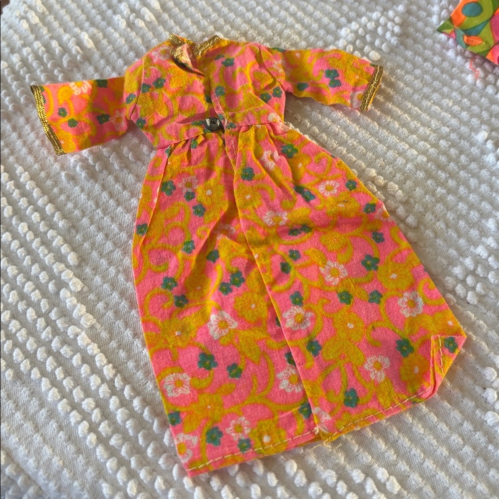 Vintage-Inspired Barbie (c) Dress Set in Bright Neon Floral - Picture 2 of 8